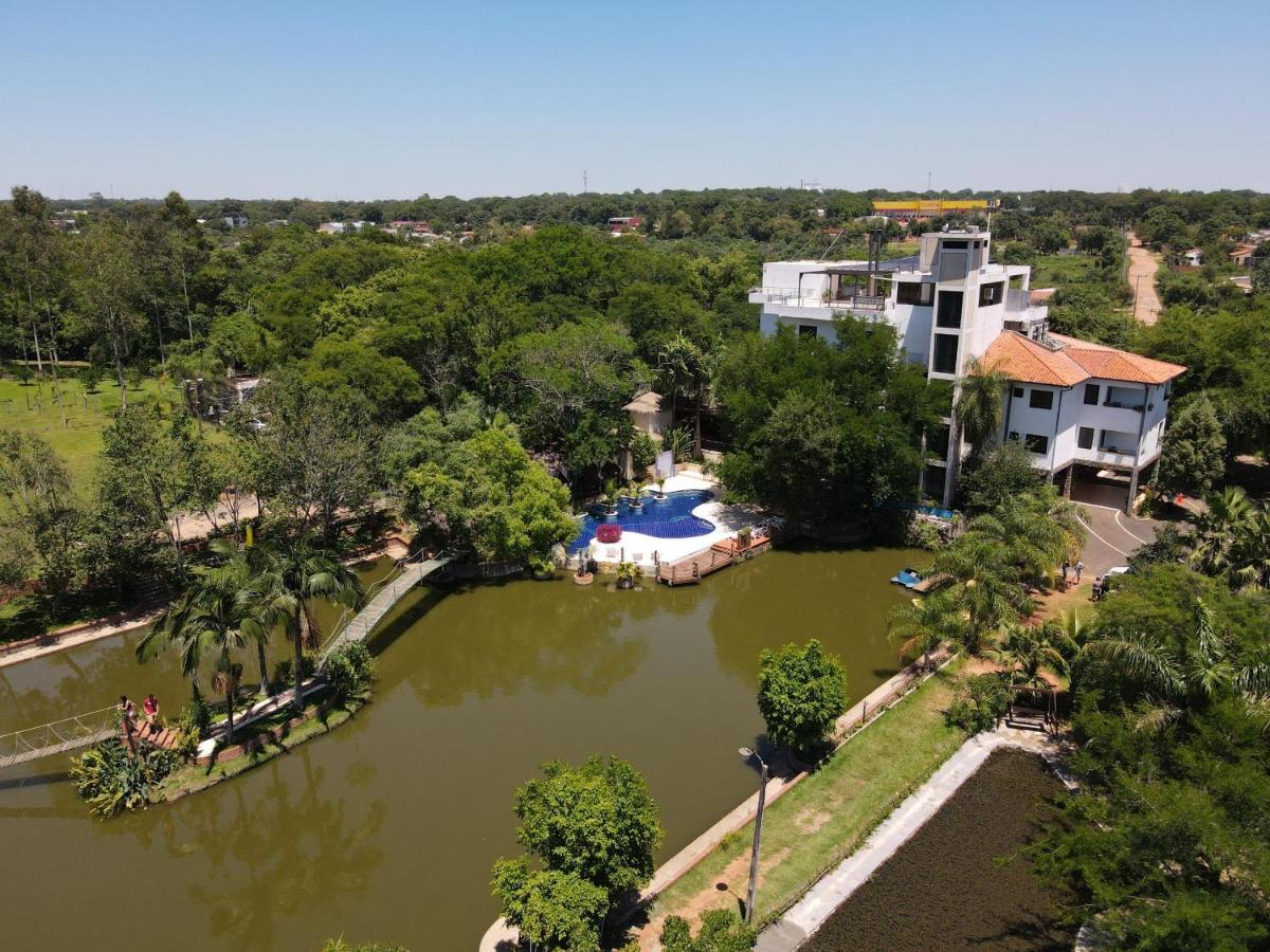 Los Lagos Resort Hotel Capiatá Exterior foto