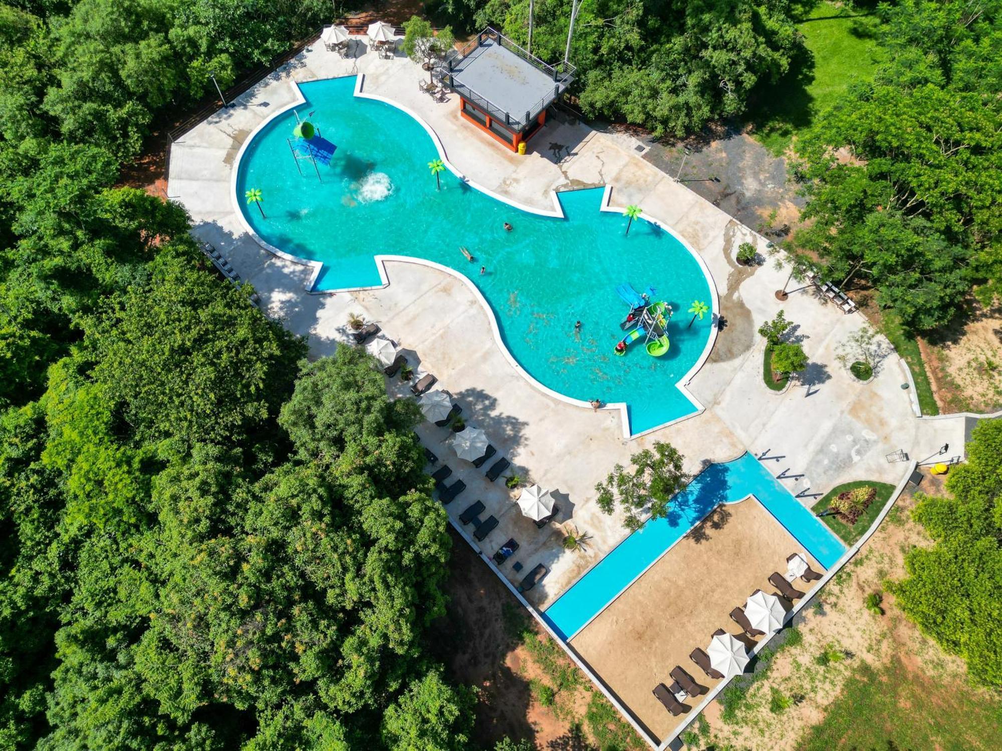 Los Lagos Resort Hotel Capiatá Exterior foto